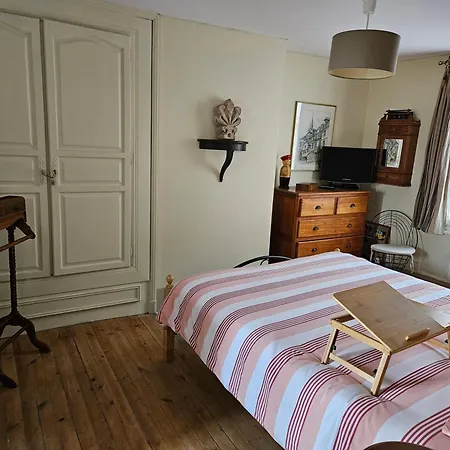 Night & Day Apartment