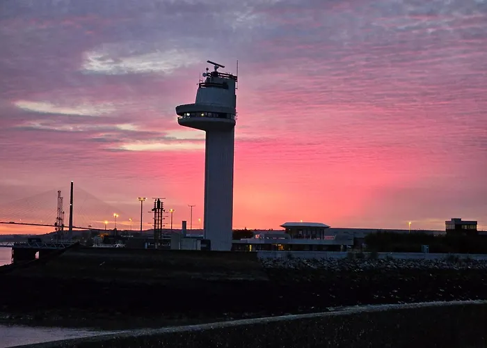 Night & Day Honfleur