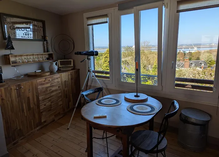 Apartment Night & Day *